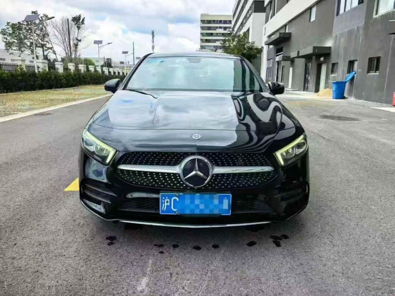 无锡19年奔驰A1