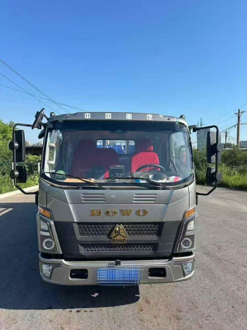 青島25年卡車系列重汽豪沃1