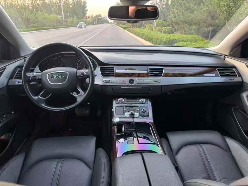 青岛16年奥迪A8L4