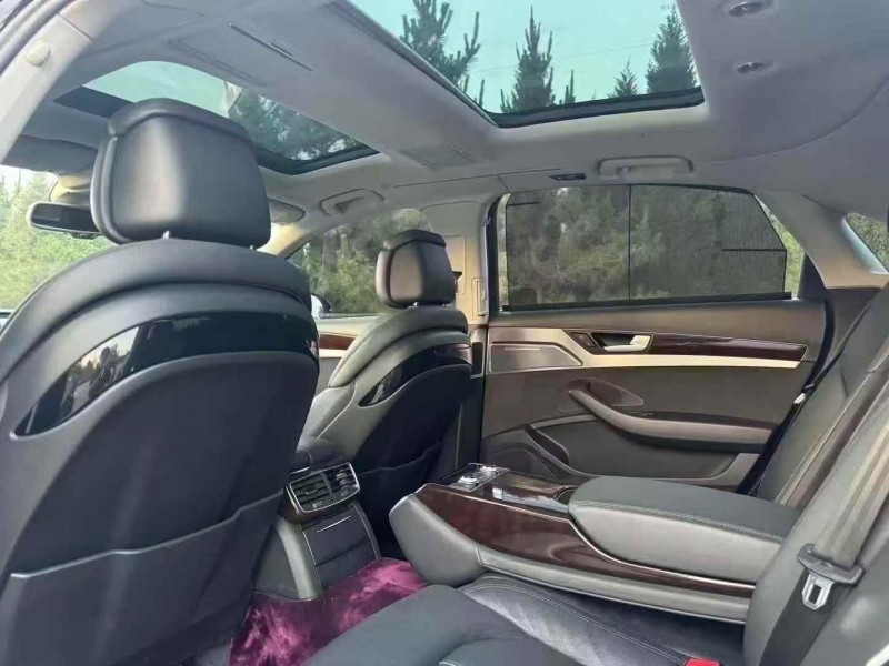 青岛16年奥迪A8L6