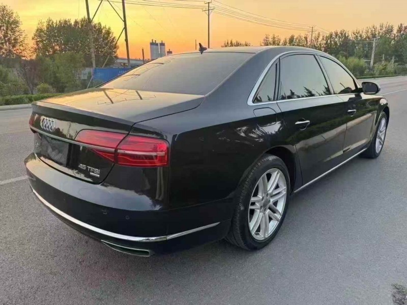 青岛16年奥迪A8L7