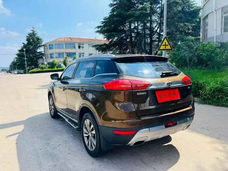 淄博17年吉利博越8