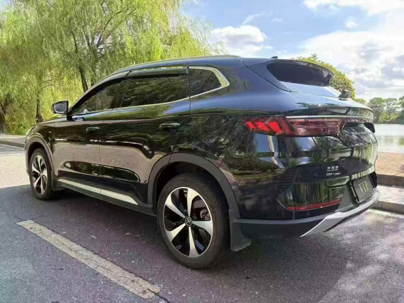 景德镇23年比亚迪宋8