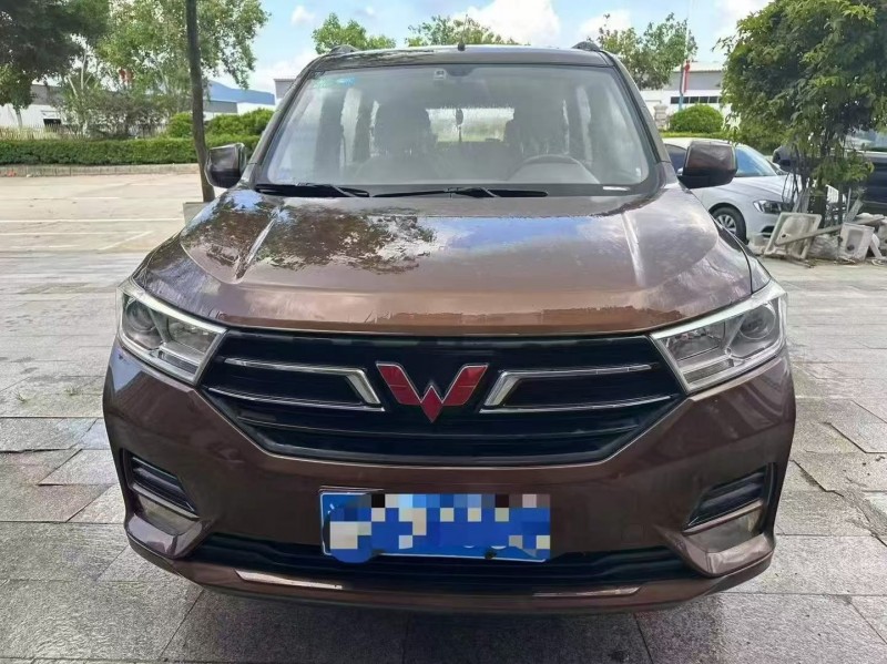 福州19年五菱汽車宏光1