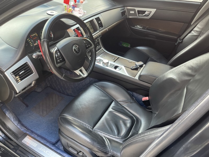 濟寧14年捷豹XF4