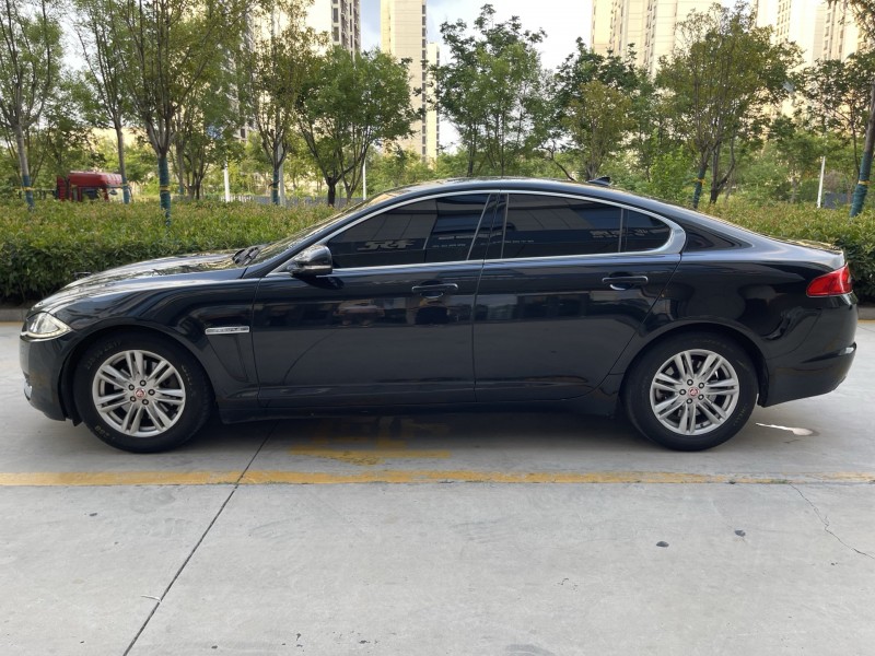 濟寧14年捷豹XF7