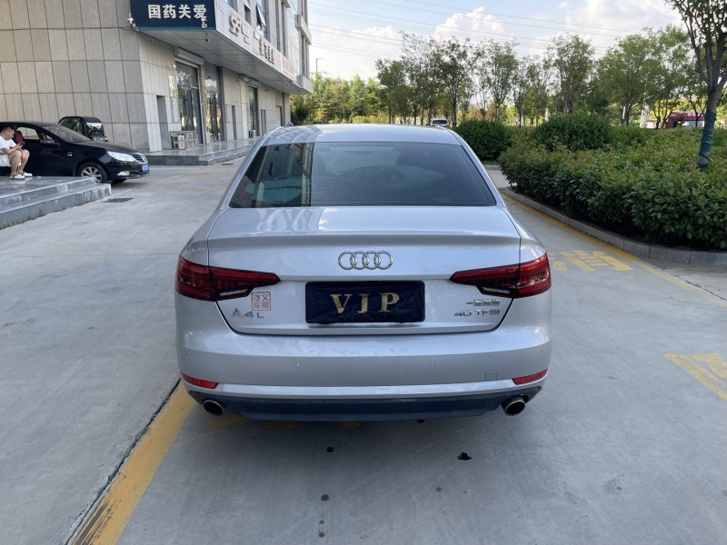 济宁17年奥迪A4L9