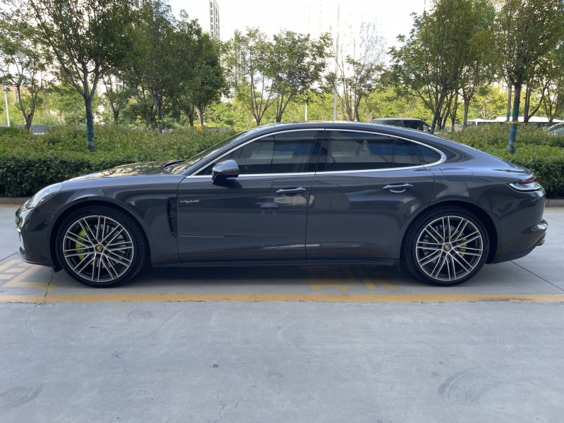 濟寧21年保時捷帕拉梅拉8