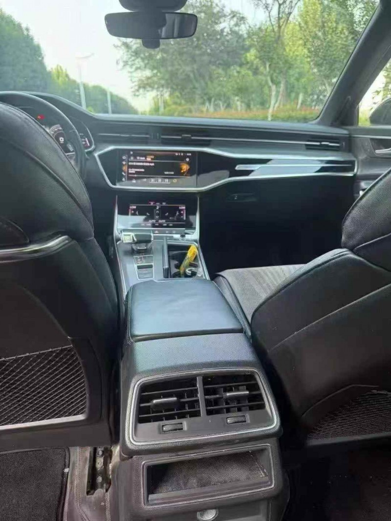 青岛22年奥迪A6L4