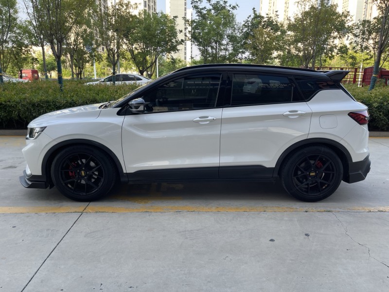 濟寧19年吉利繽越8