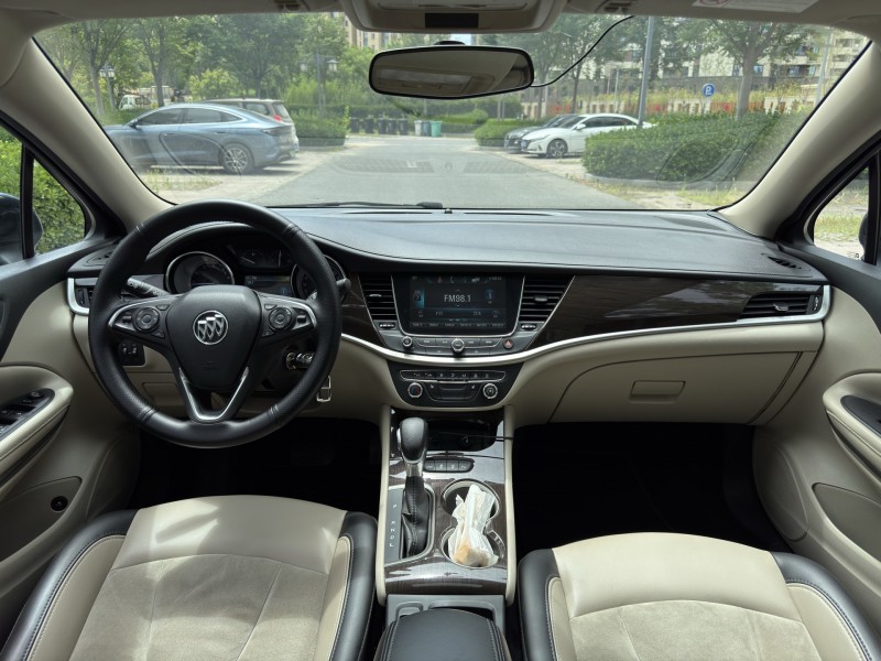 盐城18年别克威朗8