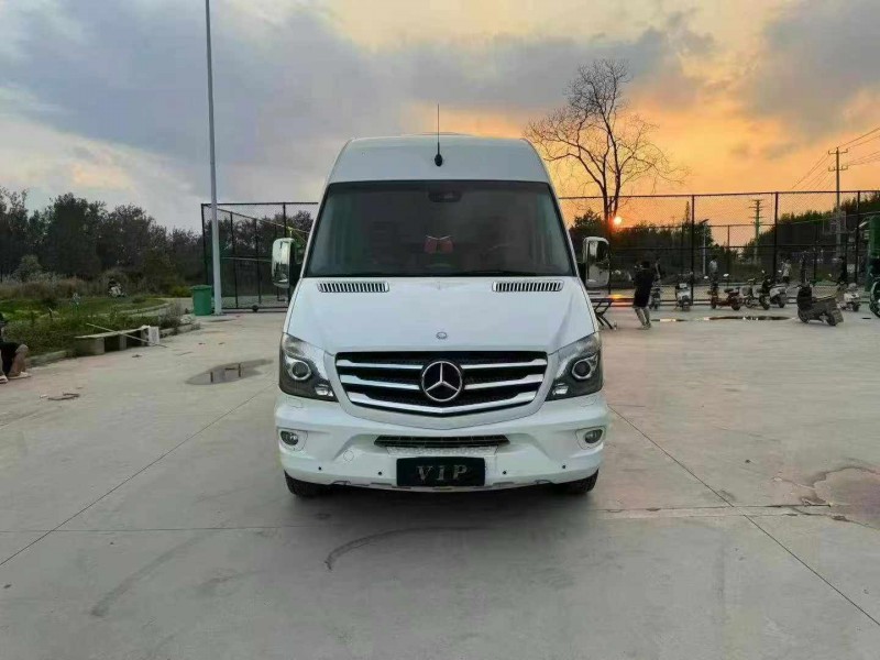 徐州15年奔驰斯宾特1