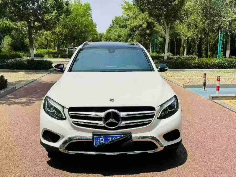 青岛19年奔驰GLC1