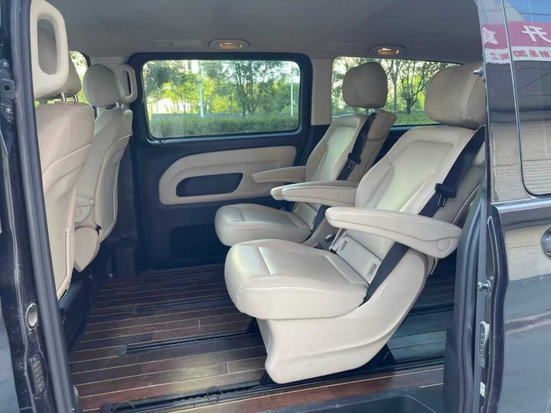 青岛18年奔驰威霆6