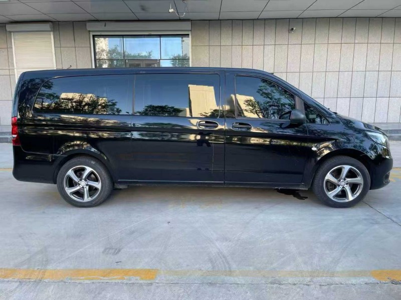 青岛18年奔驰威霆7