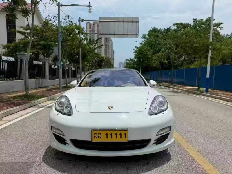 桂林13年保時捷帕拉梅拉1