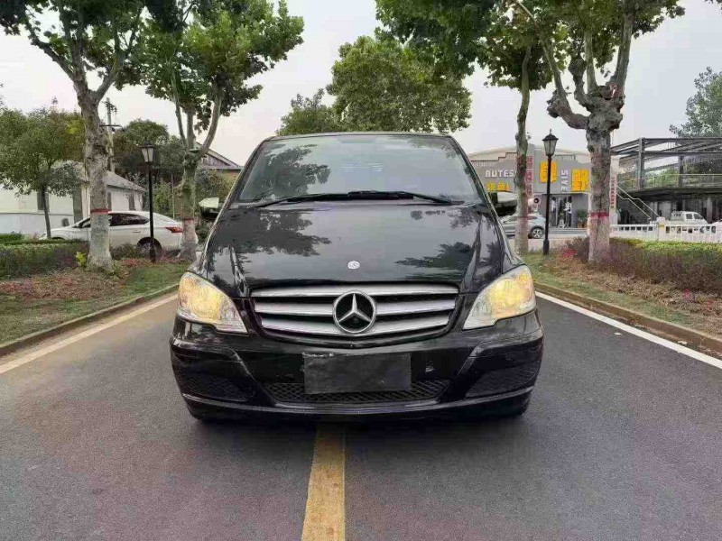 枣庄17年奔驰唯雅诺1