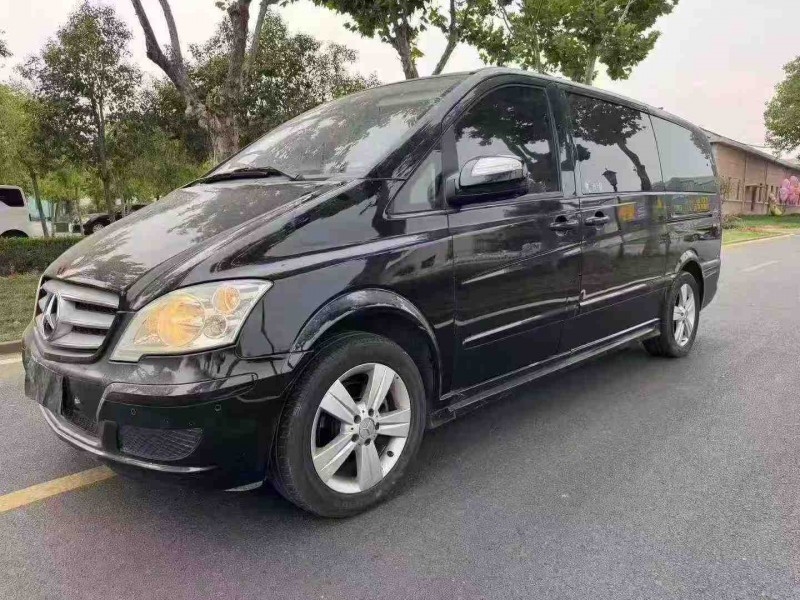 枣庄17年奔驰唯雅诺2