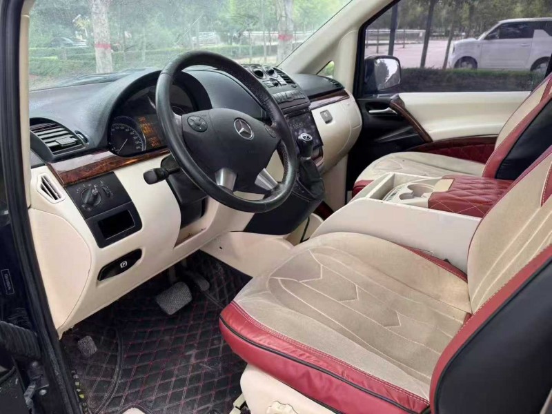 枣庄17年奔驰唯雅诺6