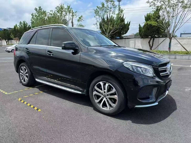 枣庄17年奔驰GLE2