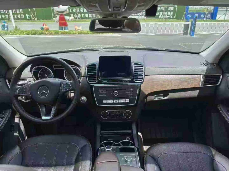 枣庄17年奔驰GLE5