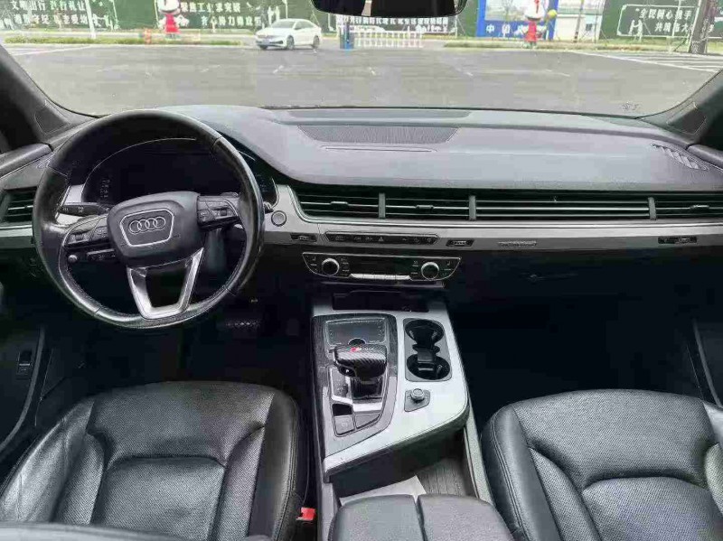 枣庄18年奥迪Q75