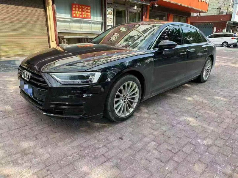 青岛21年奥迪A8L3