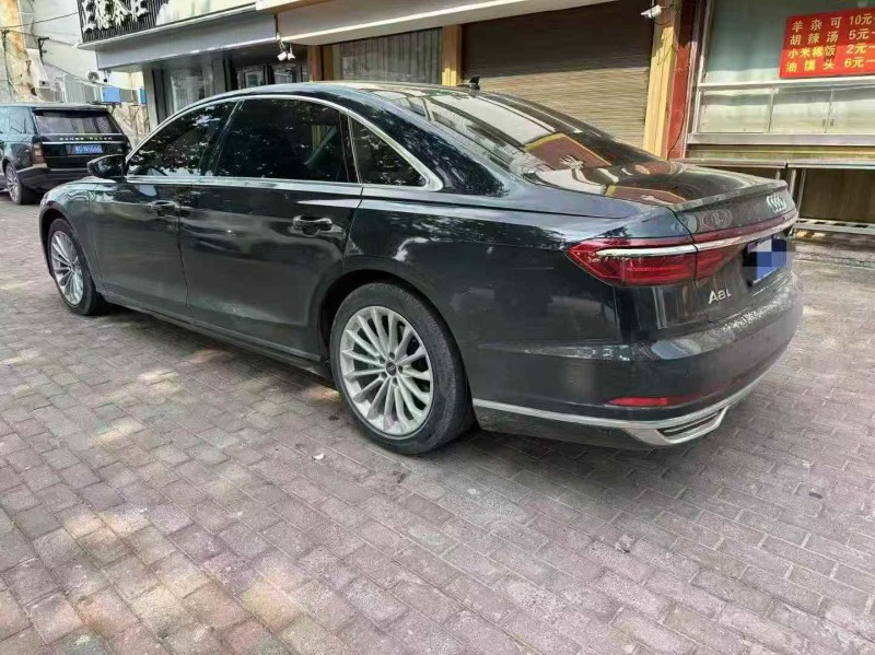青岛21年奥迪A8L7