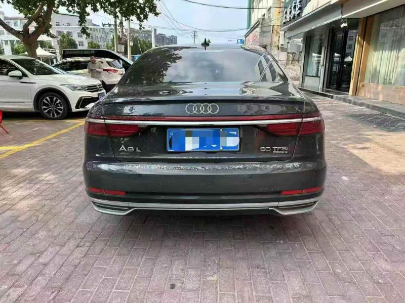 青岛21年奥迪A8L9