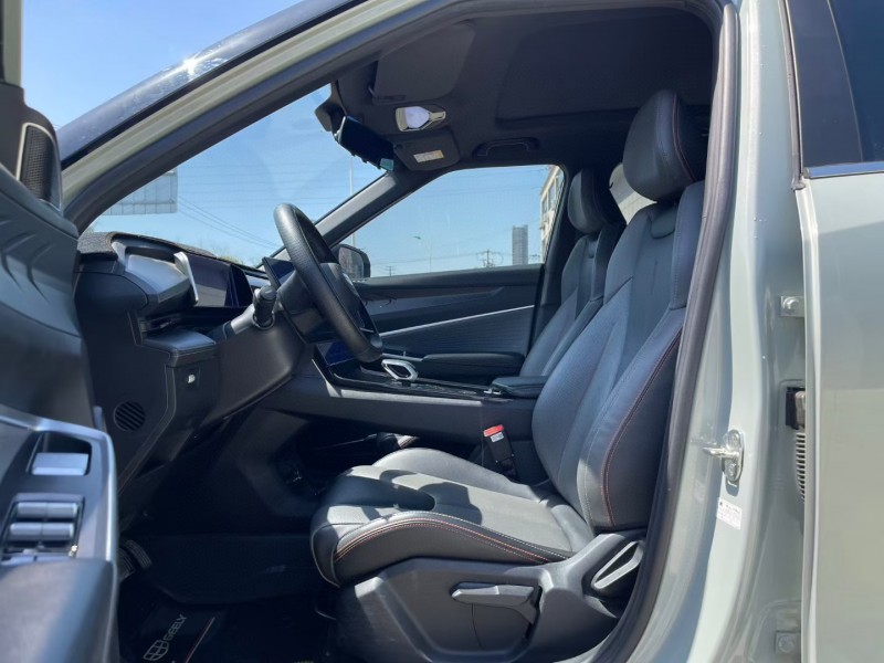 徐州23年吉利博越5