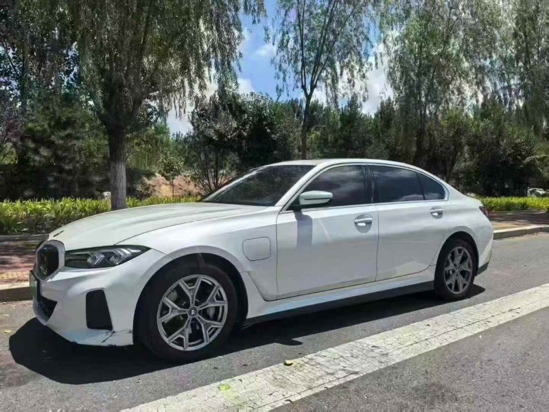 济宁23年宝马i32
