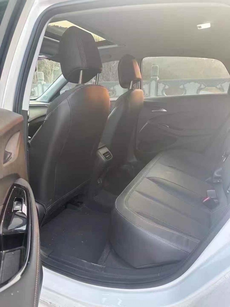 青岛23年别克威朗6