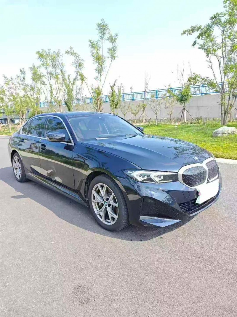 青岛25年宝马i33