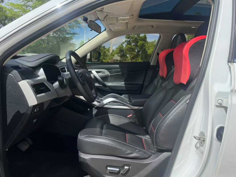 汕頭19年吉利博越4