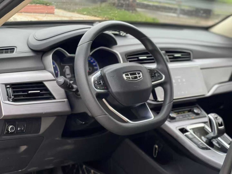 汕頭20年吉利博越5