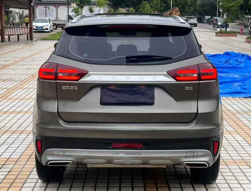 汕頭20年吉利博越9