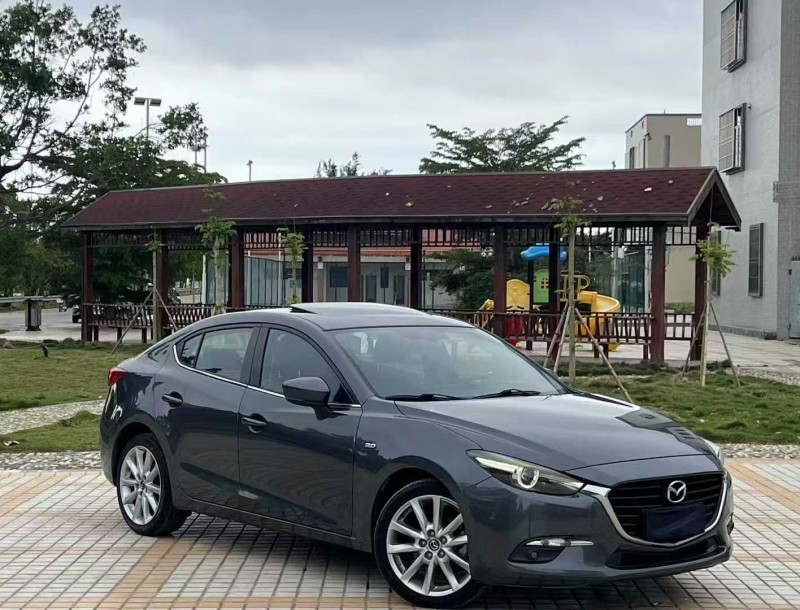 汕頭18年馬自達昂克賽拉2