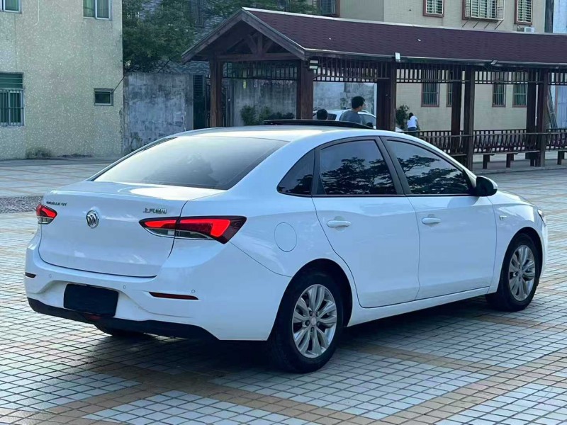 汕头19年别克威朗2