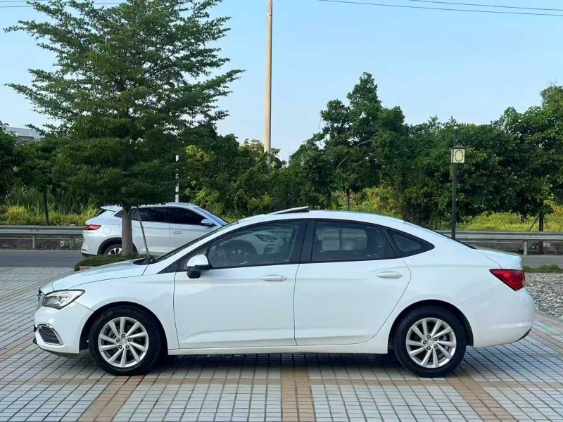 汕头19年别克威朗3