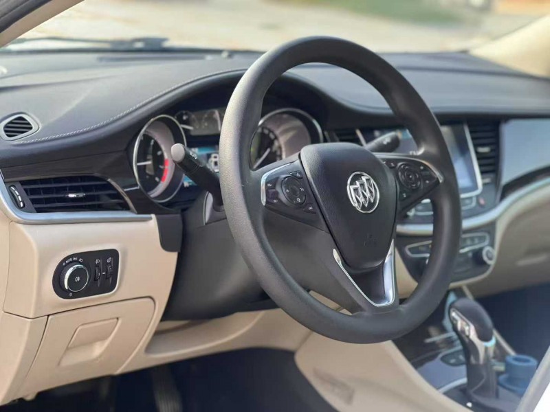 汕头19年别克威朗5