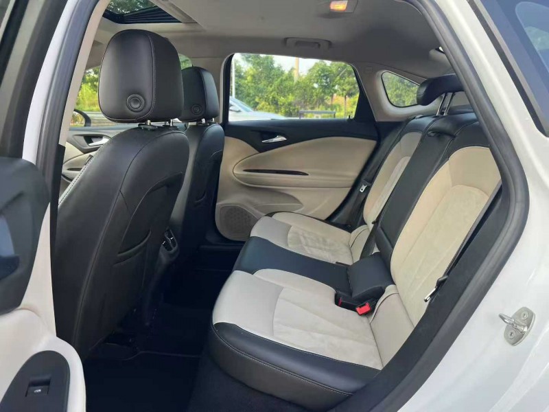 汕头19年别克威朗6