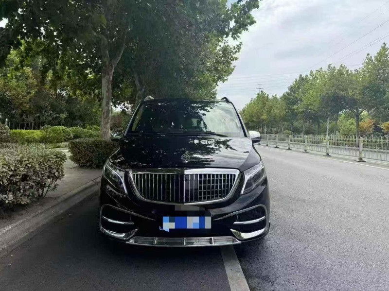 青岛19年奔驰METRIS1