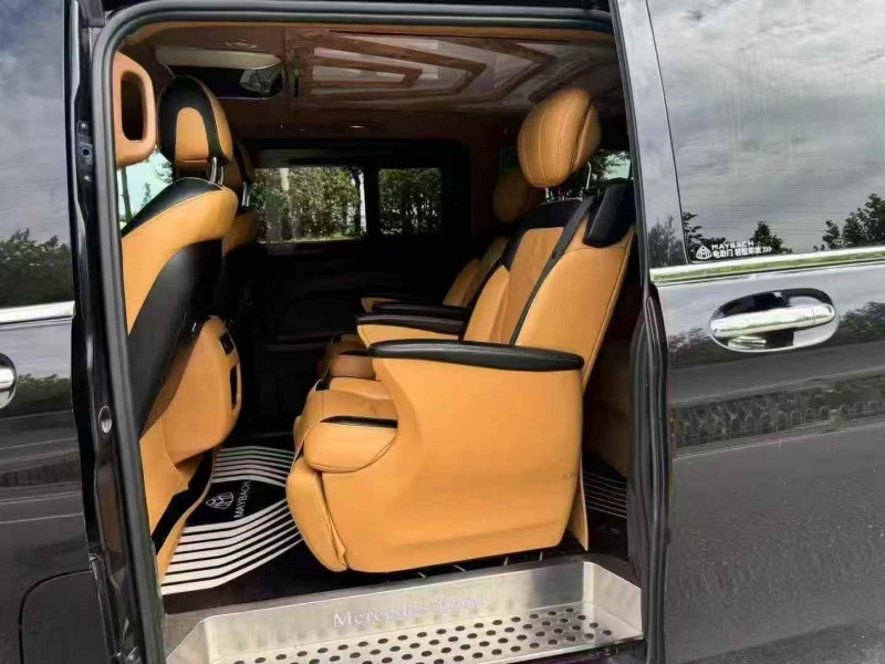 青岛19年奔驰METRIS5