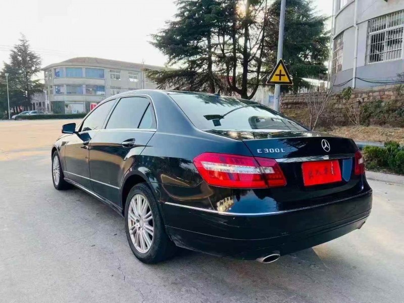青岛12年奔驰E8