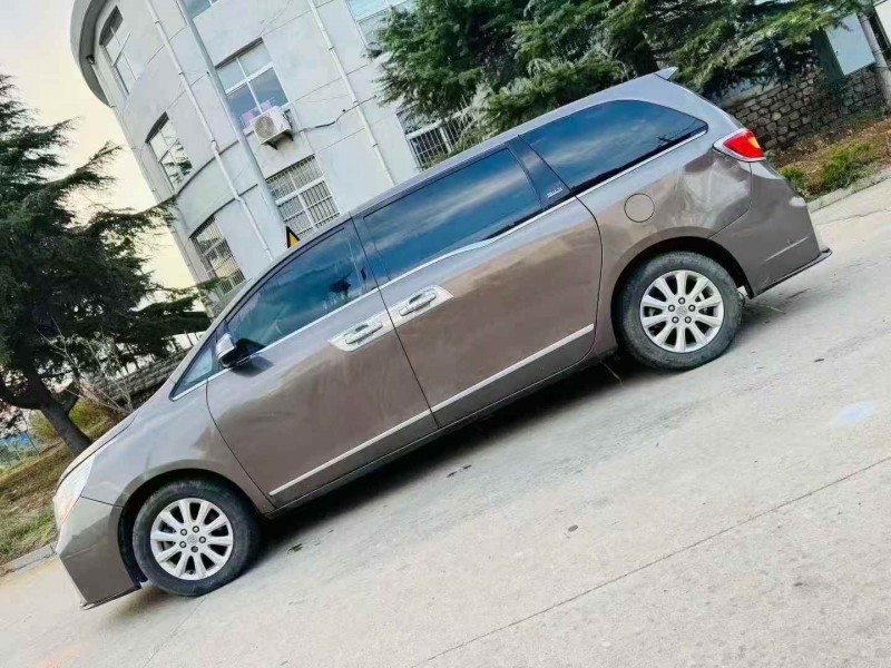 济南13年别克GL83