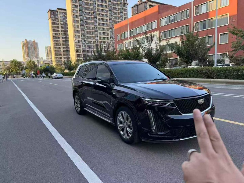 青島21年凱迪拉克XT63