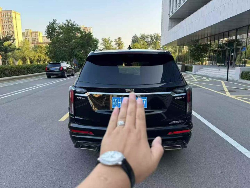 青島21年凱迪拉克XT69