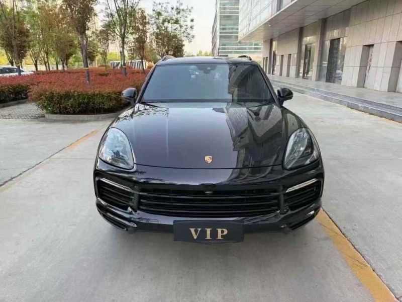 青島21年保時捷卡宴1