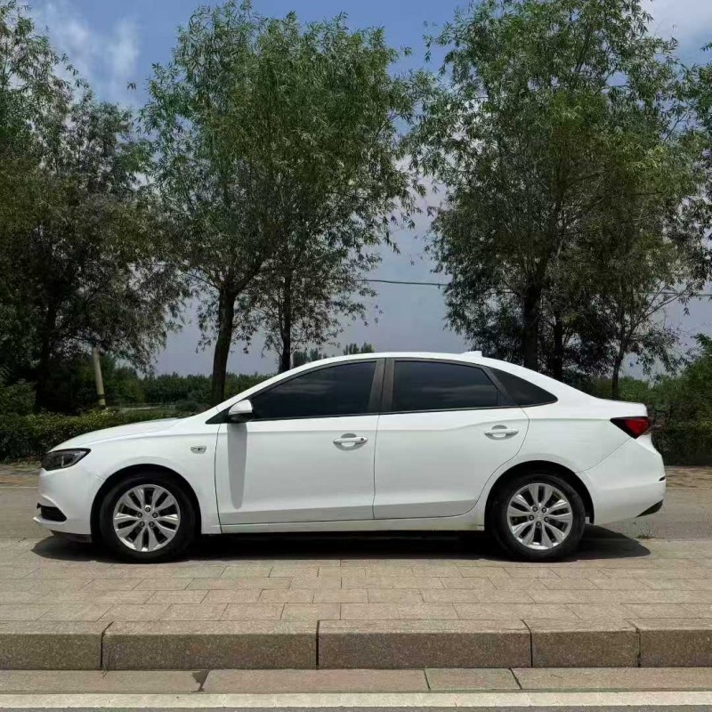 青岛18年别克英朗7