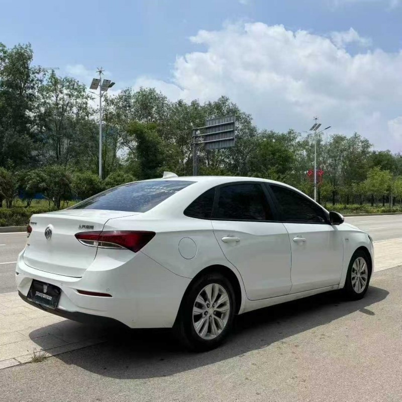 青岛18年别克英朗9